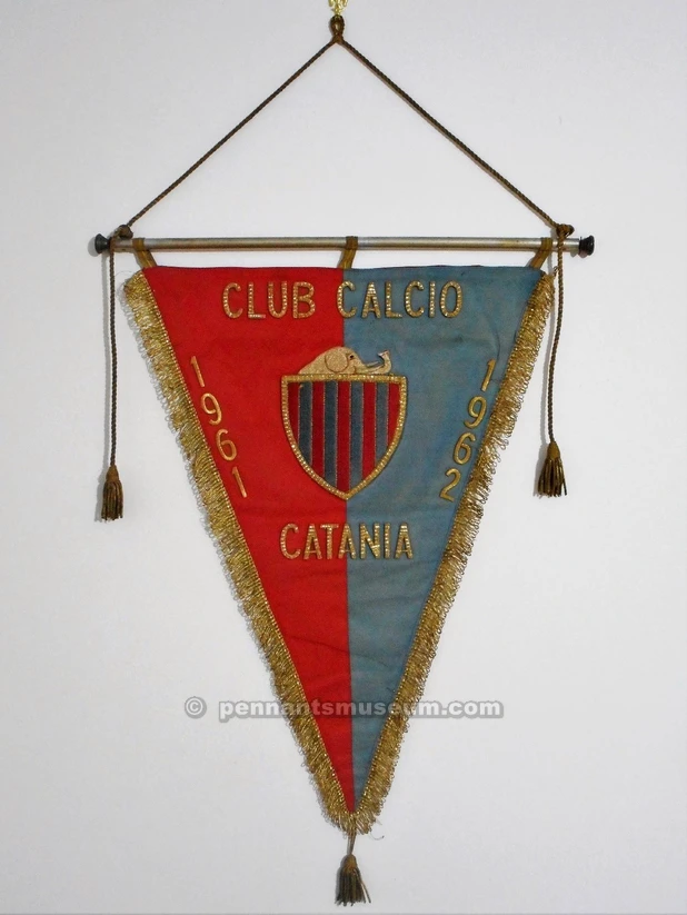 Embroidered pennant season 1961-1962